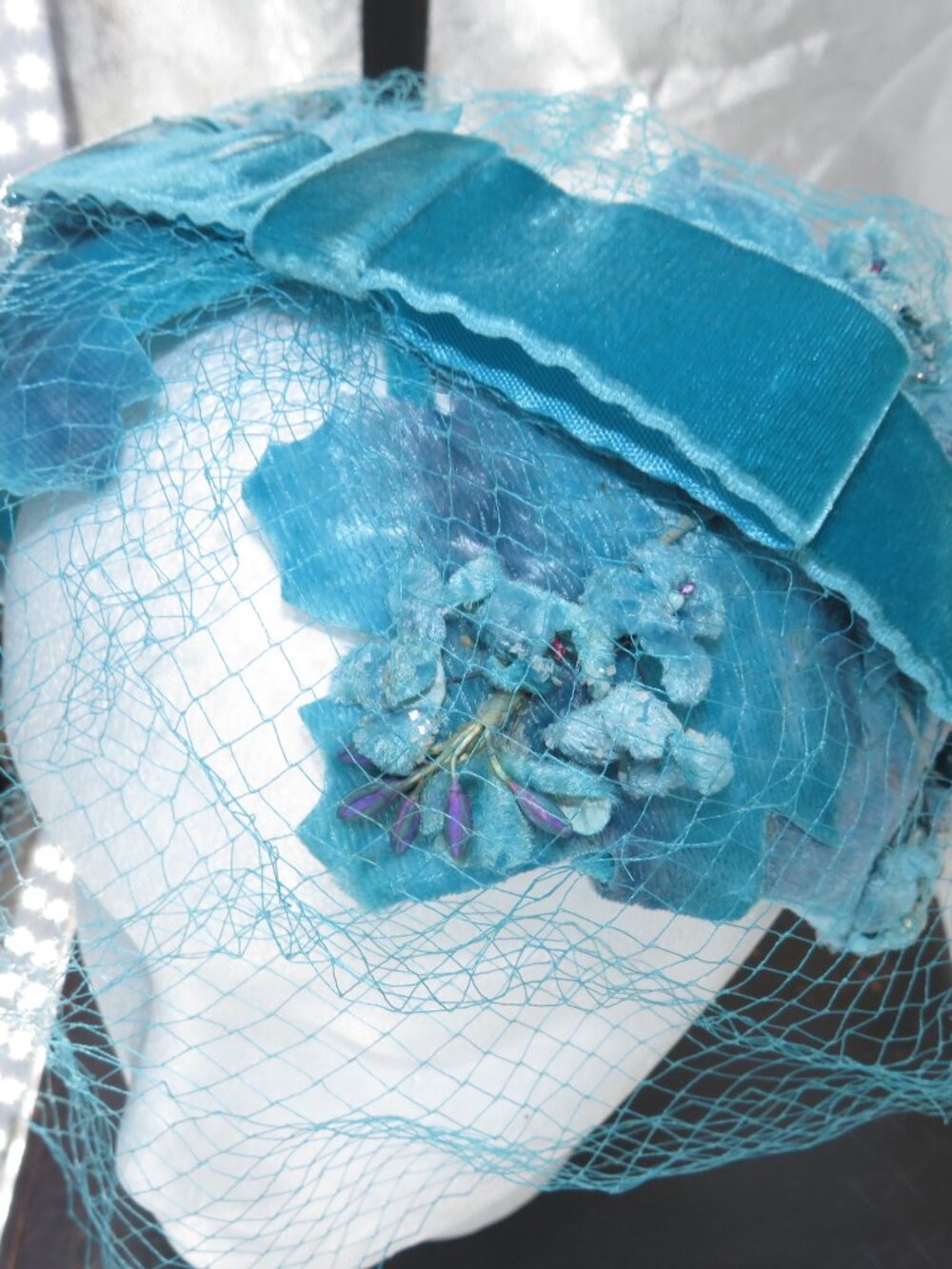 Vintage Blue Pillbox Hat Veiled Floral Fascinator Turquoise Velvet One Size OS - Picture 6 of 14